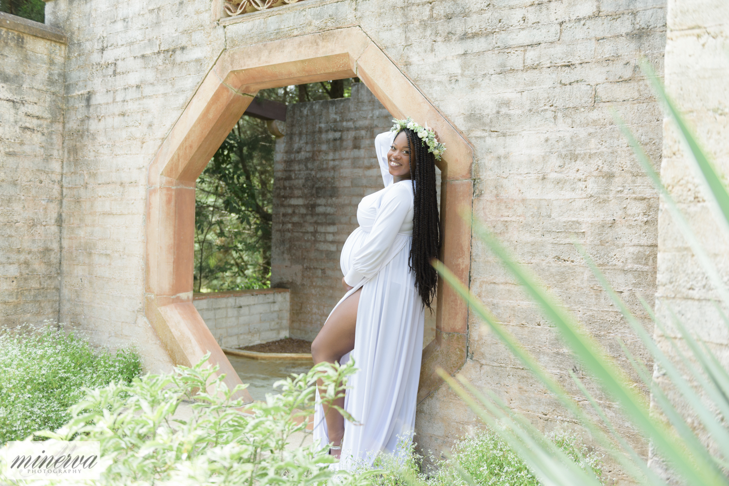 007_bok-tower-gardens_maternity-session_pregnancy-gown_portraits_orlando-photographer_orlando-family-baby-photography_goddess-dress_flower-crown